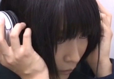 弟と一緒に図書館へやってきた可愛すぎるショートカット女子校生が痴漢に中出しされる