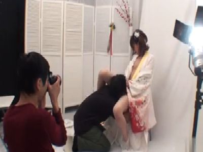 【無修正】成人式の記念写真撮影中にレイプされる女子大生