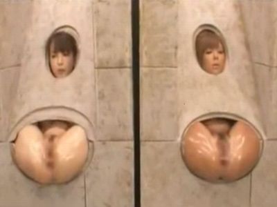 人身売買オークションで売られたM奴隷が羞恥的なポーズで犯される…
