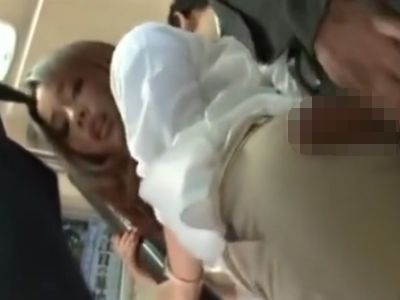 買い物帰りのお姉さんがバスで擦り付け痴漢にぶっかけられる！