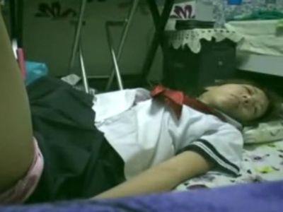 【ガチレイプ】眠らされて完全無反応な女子校生をハメ撮りレイプ！