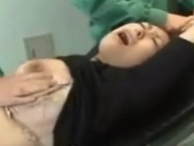 初めての中絶手術で悪徳医師に脅迫中出しレイプされる巨乳人妻