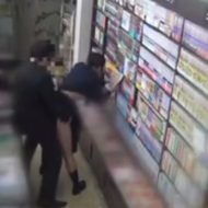 古本屋で立ち読みしてる可愛い女子校生を本を読ませながらレ●プｗｗｗ