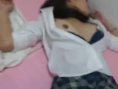 【無修正】女子校生を眠らせて生ハメからの中出しレ●プ